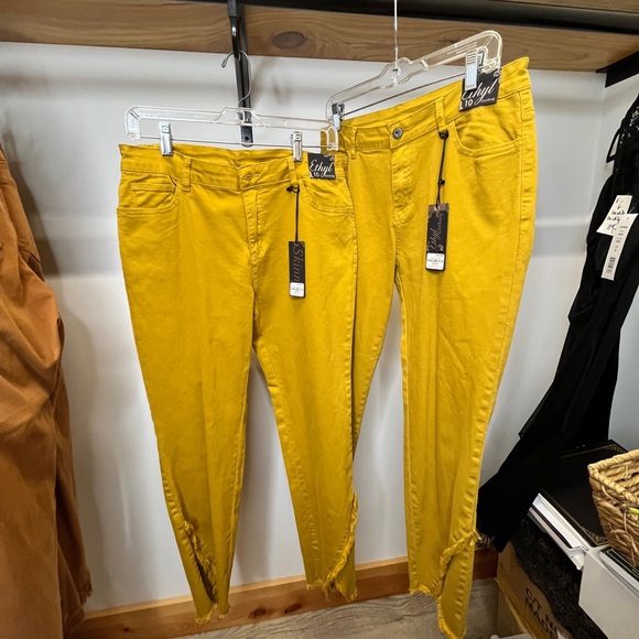 Women's Skinny Jeans in Mustard Yellow - Ethyl - Picture 3 of 16